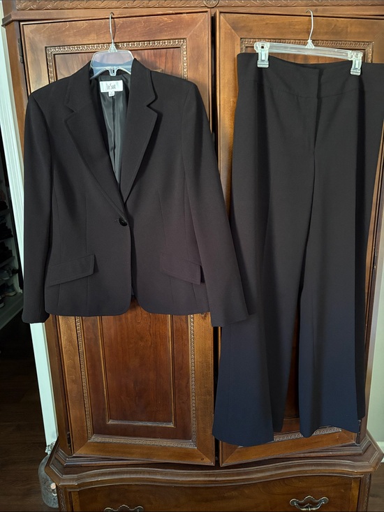 Le Suit Jackets & Blazers - Le Suit Women's Black Blazer with Black Button